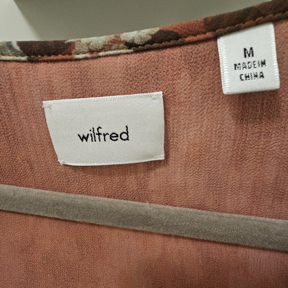 Aritzia Wilfred Daydreamer V-Neck Blouse - Picture 5 of 5